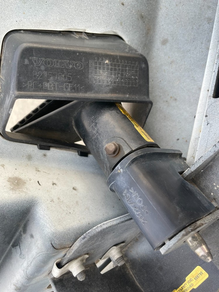 84744212 Volvo Step Fairing Front Left Driver Side