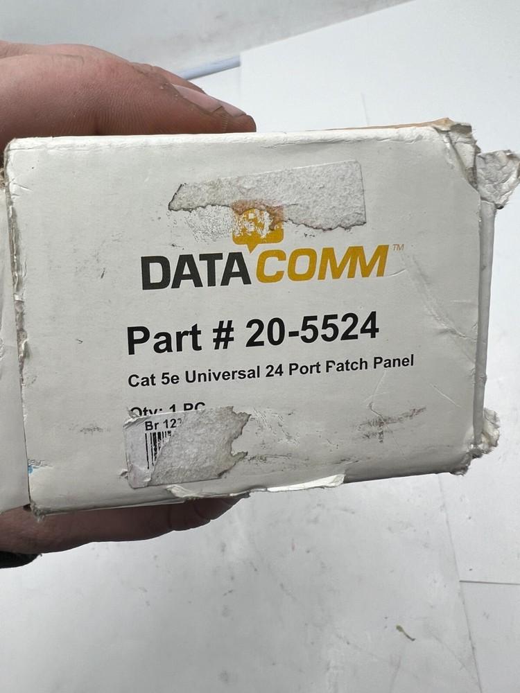DataComm Electronics 20-5524 CAT 5e Universal 24 Port Patch Panel