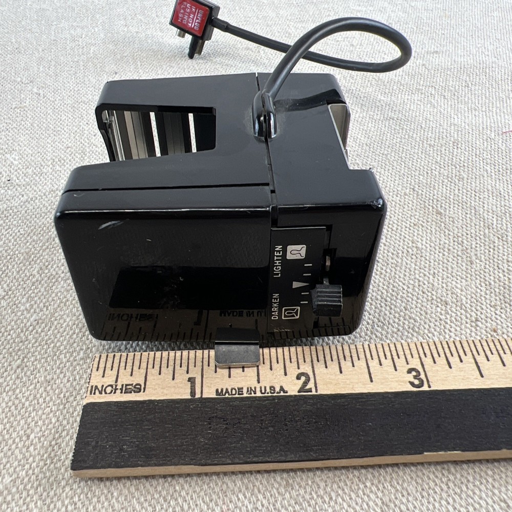 VINTAGE POLAROID FOCUSED FLASH MODEL #490