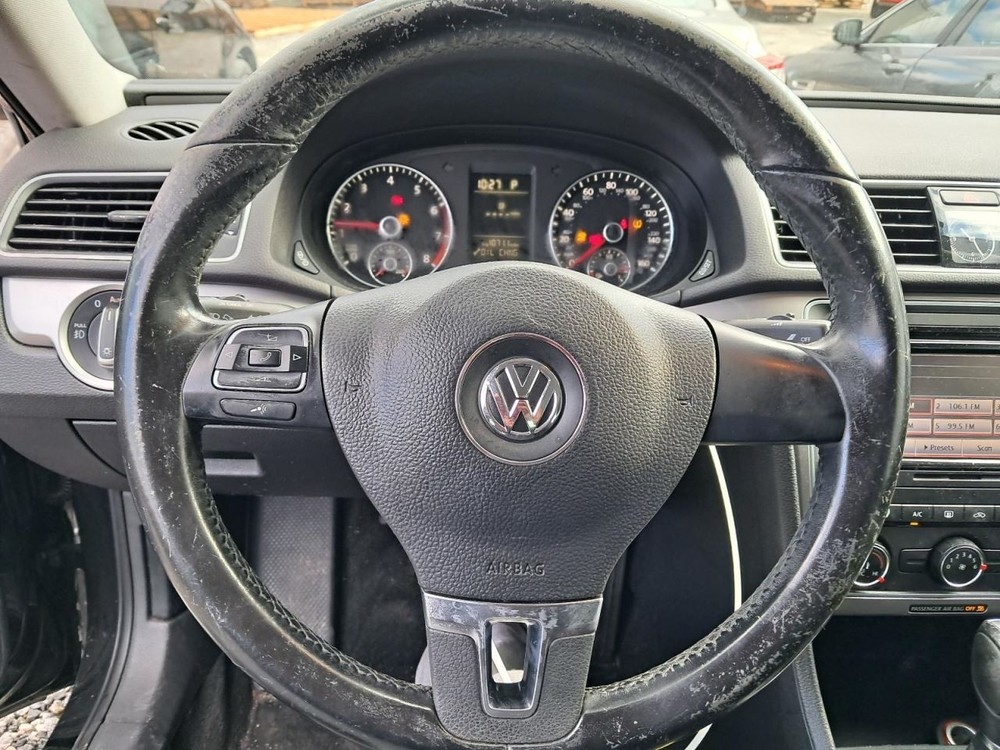 PASSAT 2015 Glove Box 4846745