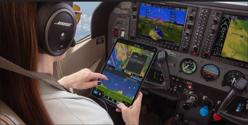 Garmin Pilot Premium 1 Year Subscription $209.98 Value