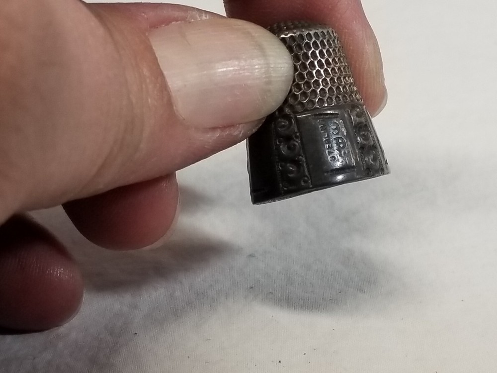 Collectible Antique Marked Sterling Silver Sewing Thimble Makers Mark! Patterns