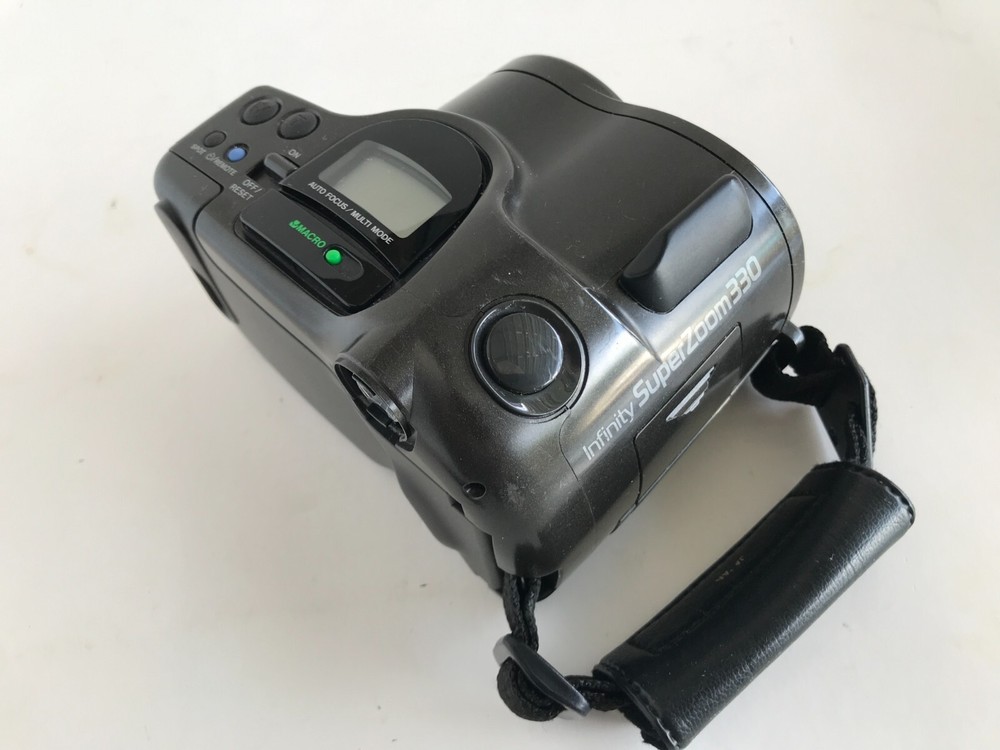 Olympus Infinity SuperZoom 330 AF 35mm Film Camera Flash UNTESTED