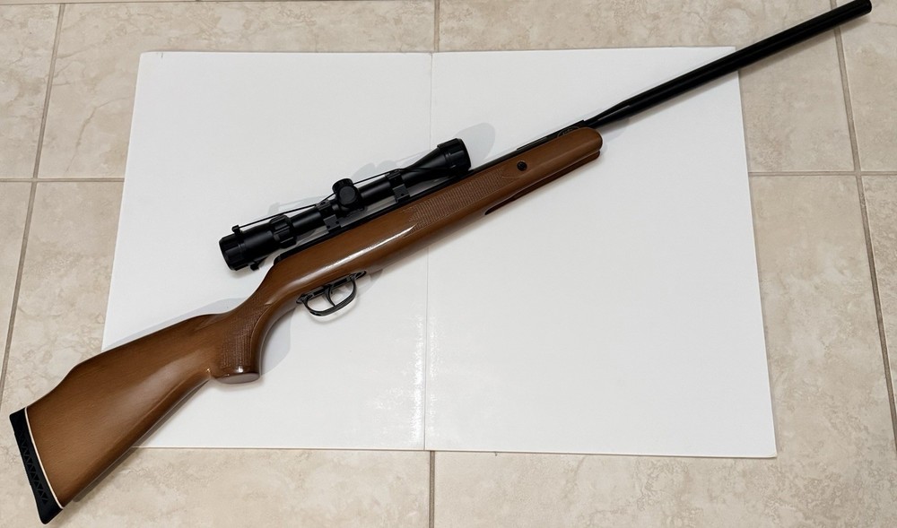 Benjamin Regal Pellet Rifle .177 CALIBER with Scope MINT