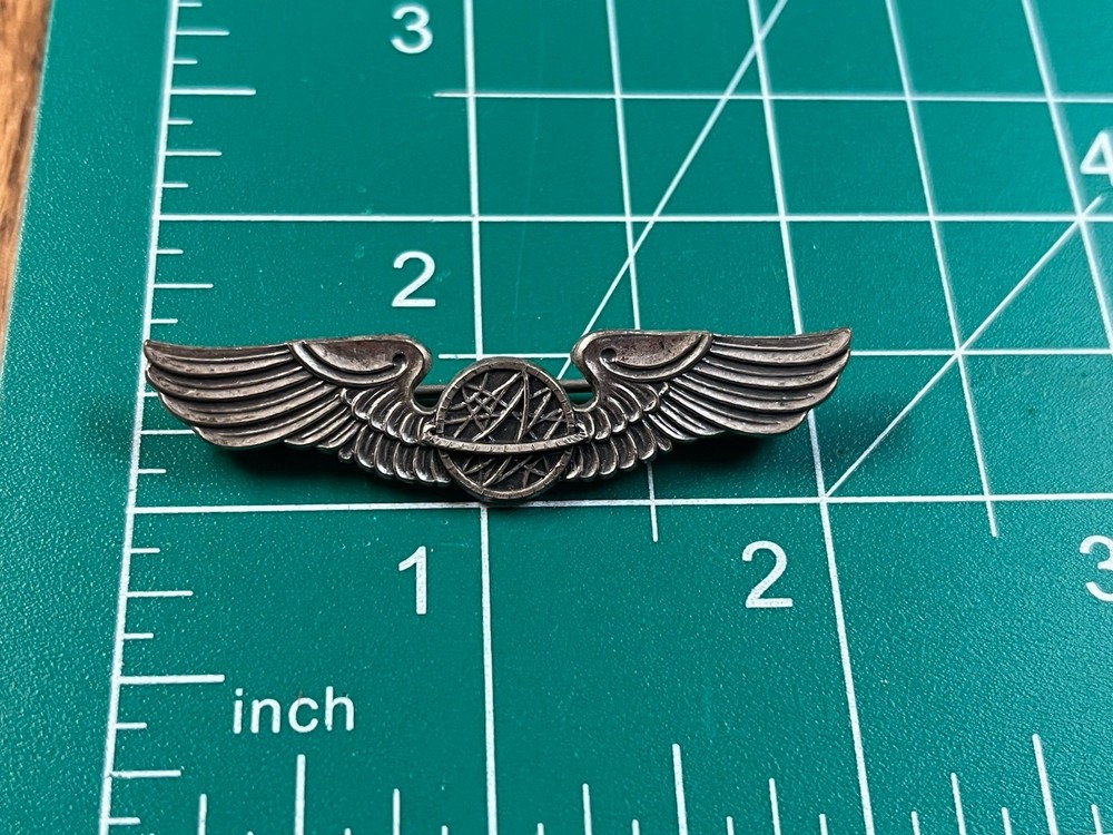 WWII AAF Mini Navigator  Wings Pinback Vanguard