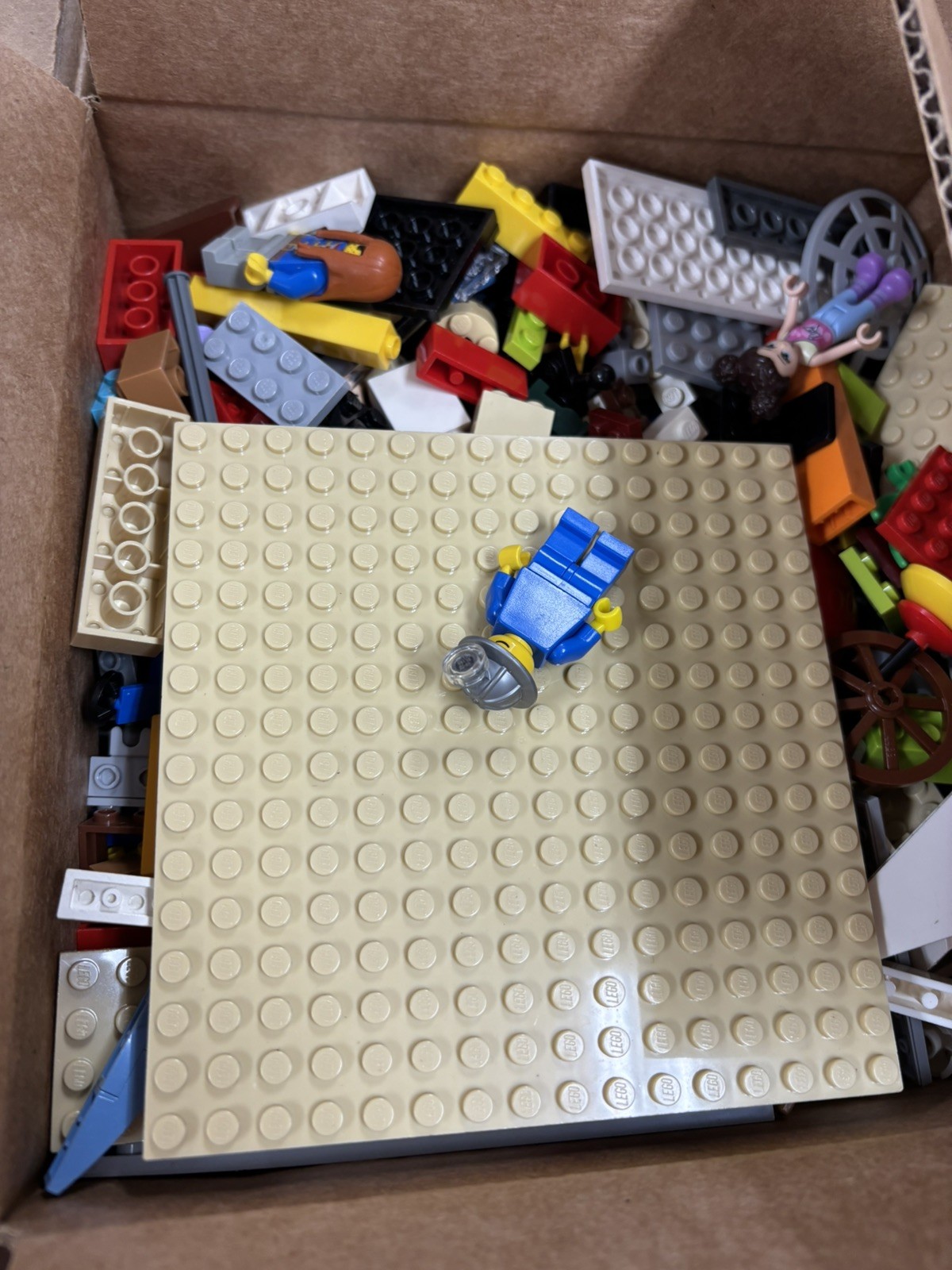 Lego, 4.6 Lbs, Sanitized Random Lot Of Lego!