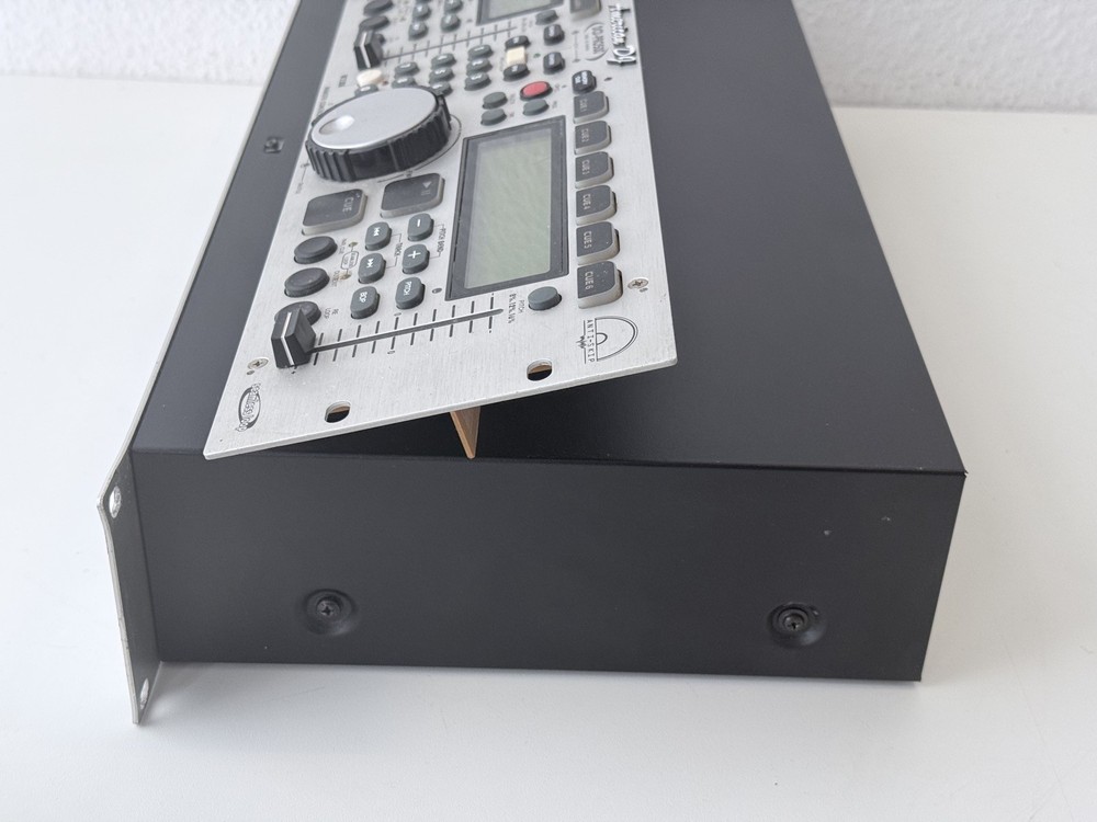 American DJ DCD-PRO500 Dual CD Player (NEEDS SERVICE)