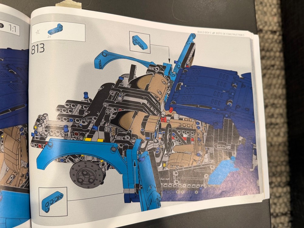 LEGO TECHNIC: Bugatti Chiron (42083) - Used but excellent condition!