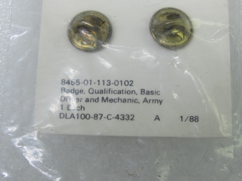 US Army Basic Driver & Mechanic Qualification Badge New & Sealed In Bag Desert