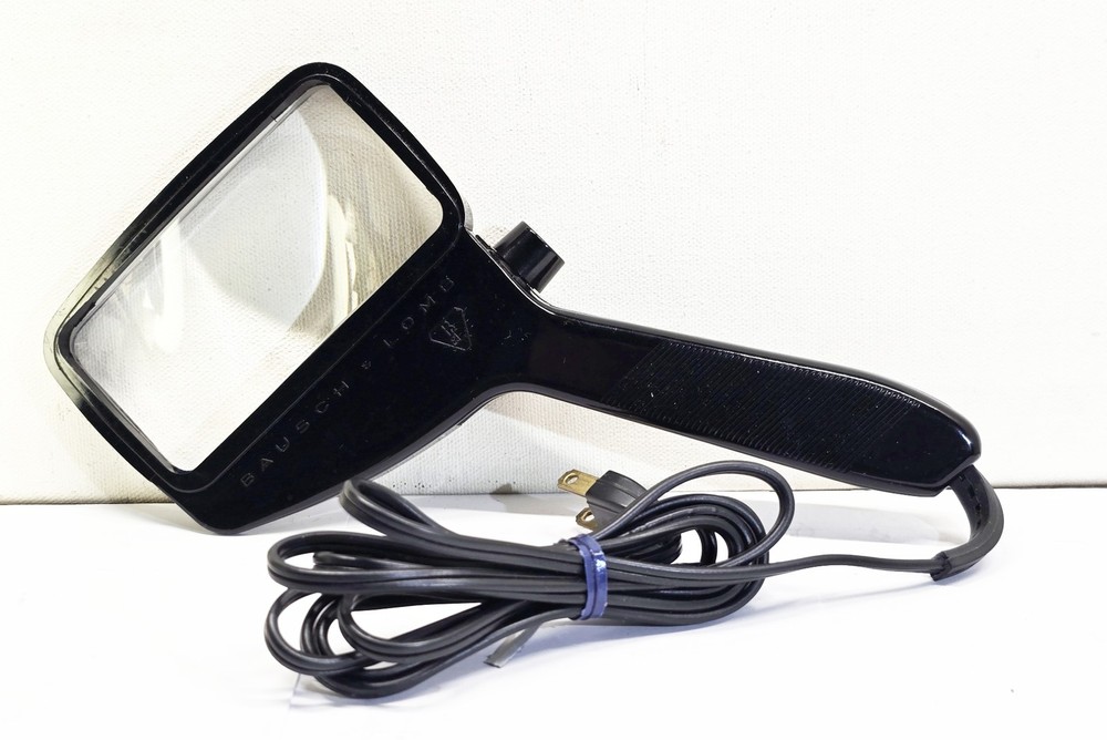 BAUSCH & LOMB Rectangular Reader Magnifying Glass w Light #81-33-85 Orig Box