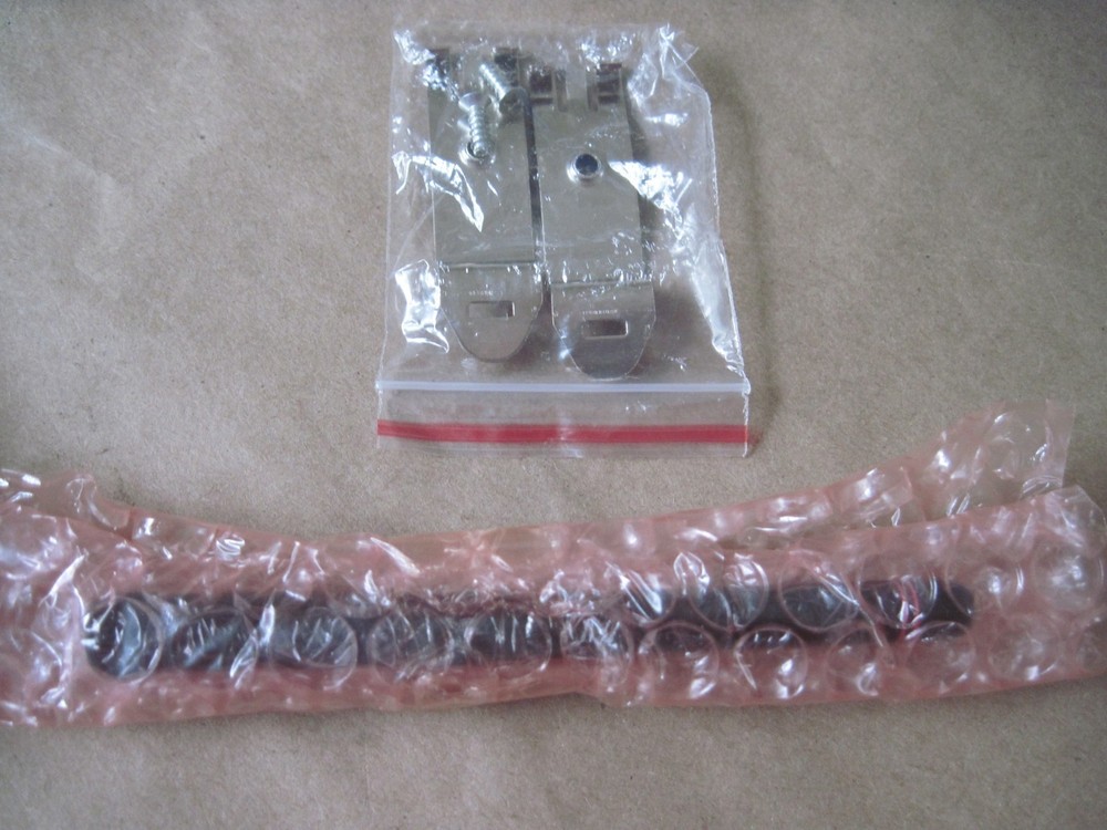 Schneider UN2-0I4-00-51 Universal Network Controller ZigBee & Modbus 6UI 4AO 2DO