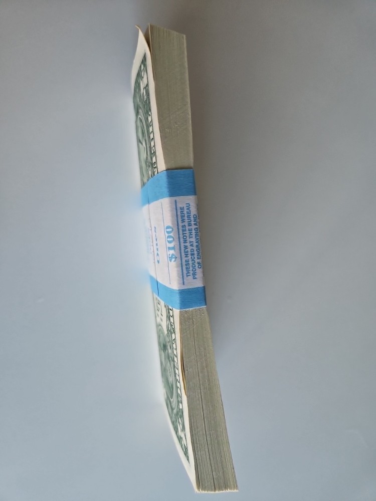 50 UNCIRCULATED SEQUENTIAL CONSECUTIVE 2021 $1 BILLS NEW WITH BEP STRAP.