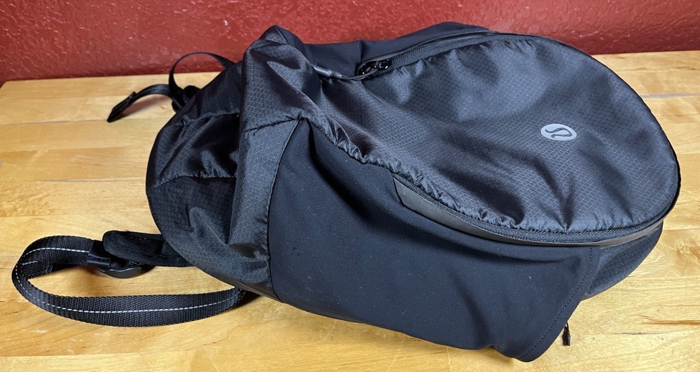 Lululemon Fast & Free Black Backpack 13L Hydration 16”x9.5”x3.5”