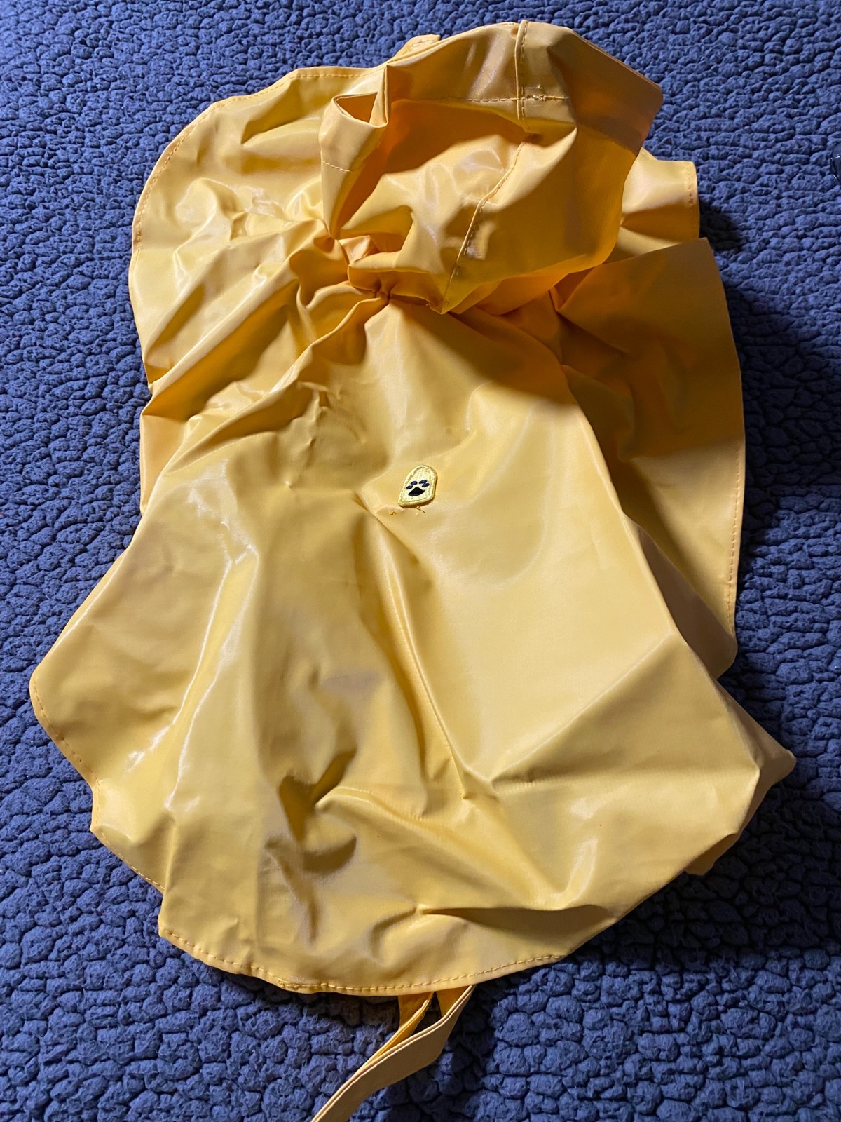 DoggiDuds Dog Rain Slicker Pancho - Size Medium - Dog Vinyl Rain Coat
