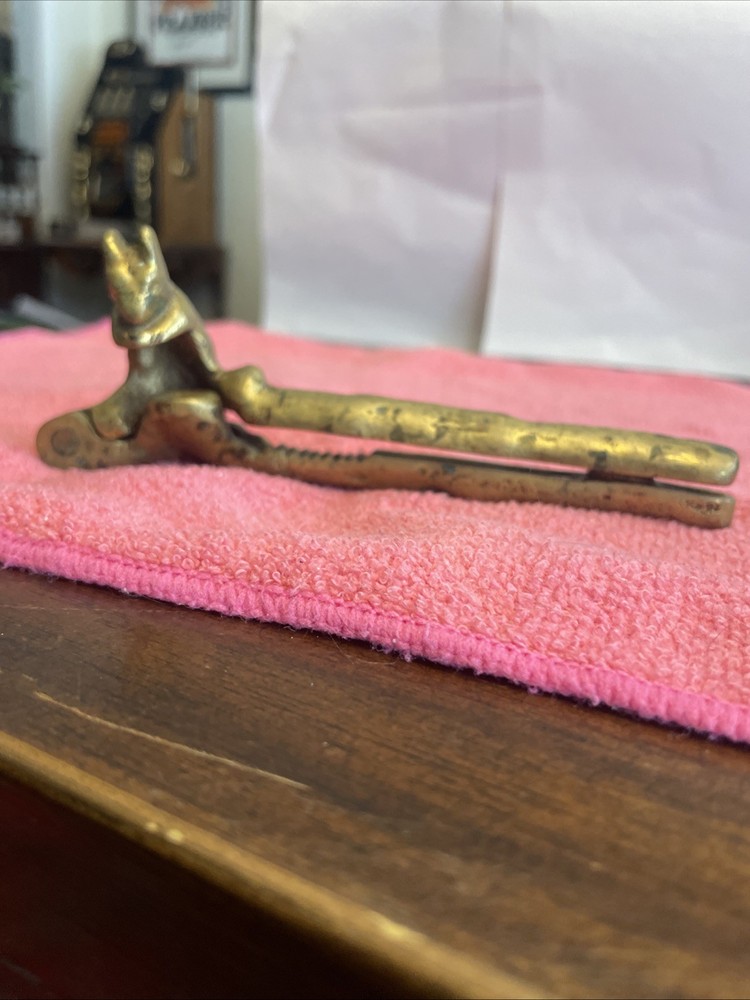Vintage SQUIRREL Golden SOLID BRASS Cast Iron Nut Cracker