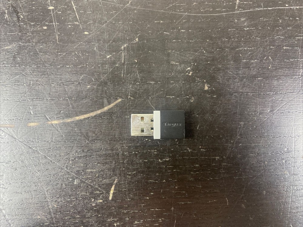 Targus AMP13US Wireless USB Laser Presentation Remote