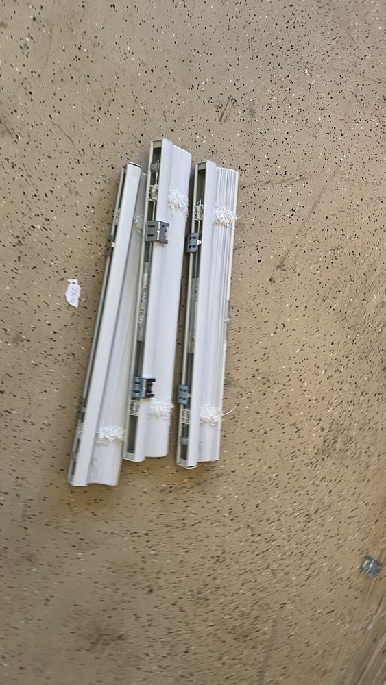 White Plastic Plantation Blind Shutter Slats/Panels with Hinges/Hardware