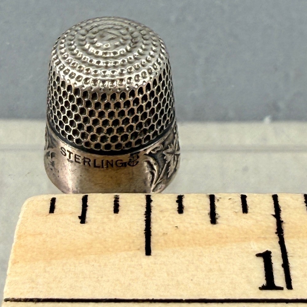 Antique Simons Bros Sterling Silver Thimble Grape Vine Repousse Size 7