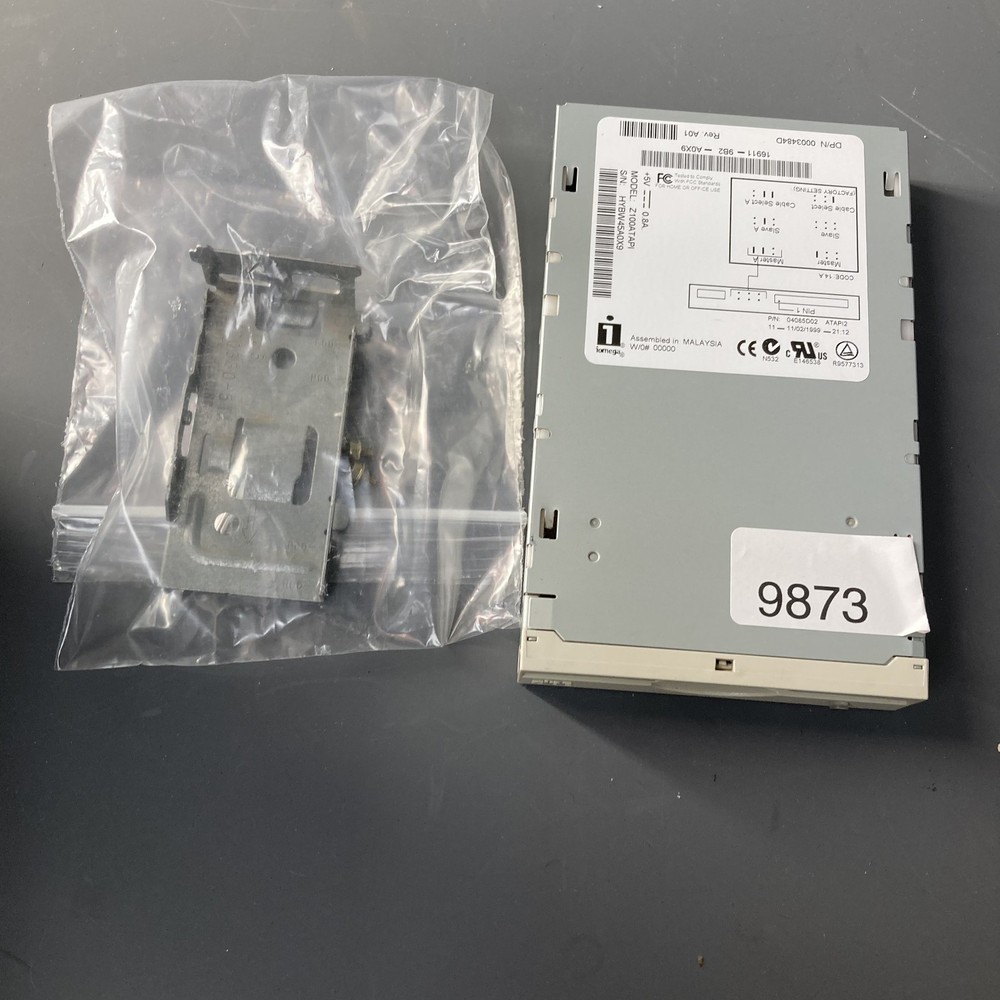 Iomega Zip 100 ATAPI3 Internal Drive Model Z100ATAPI