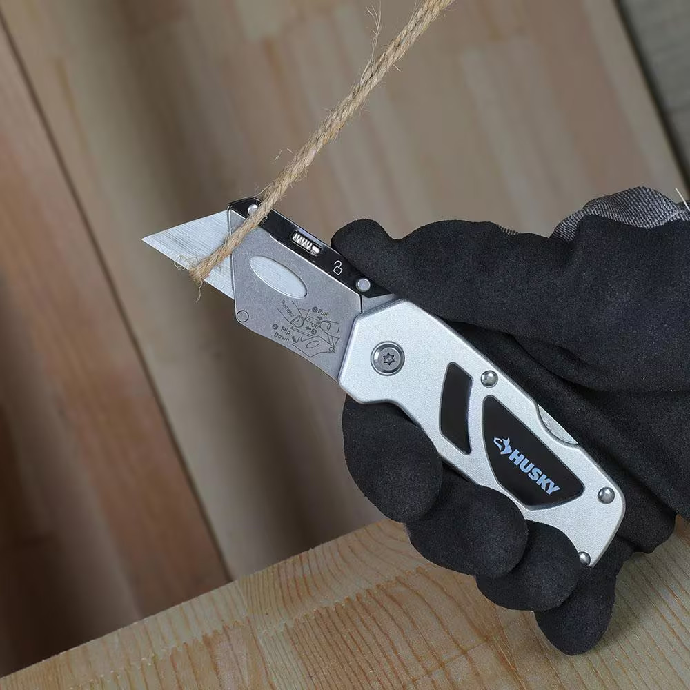 Compact Folding Lock-Back Utility Knife