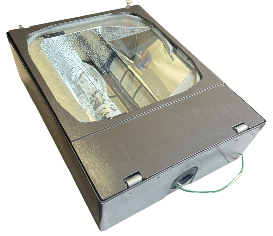 Cooper Lighting 400W Metal Halide Wall Pack Outdoor Fixture 208V MH