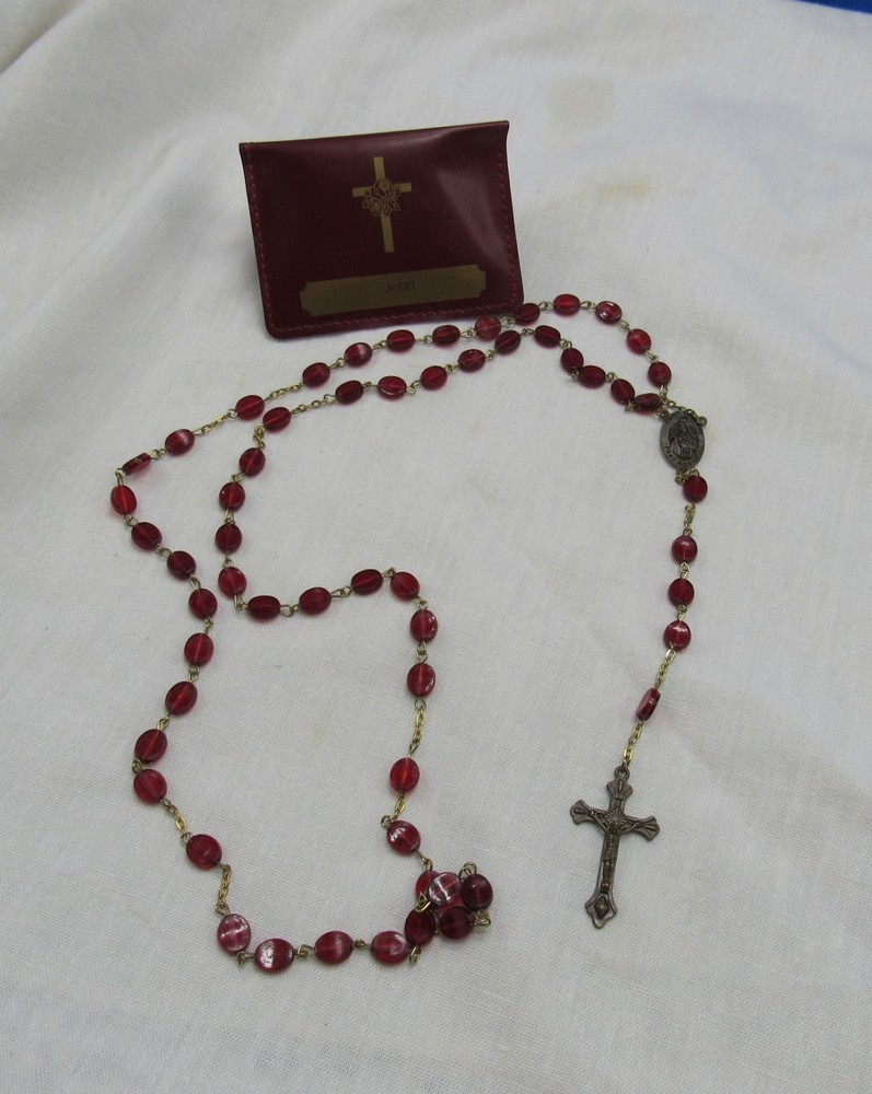 Vintage Rosary - Red Flat Plastic Bead with case - Preowned (19)