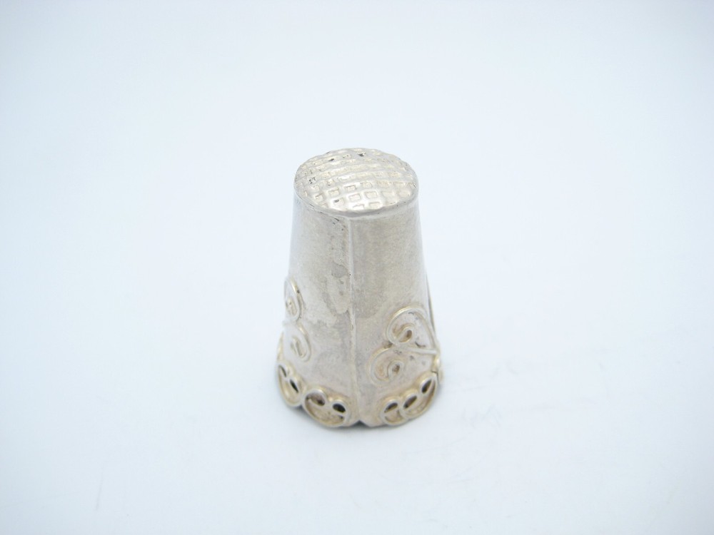 Antique Sterling Silver Sewing Scroll Pattern Thimble