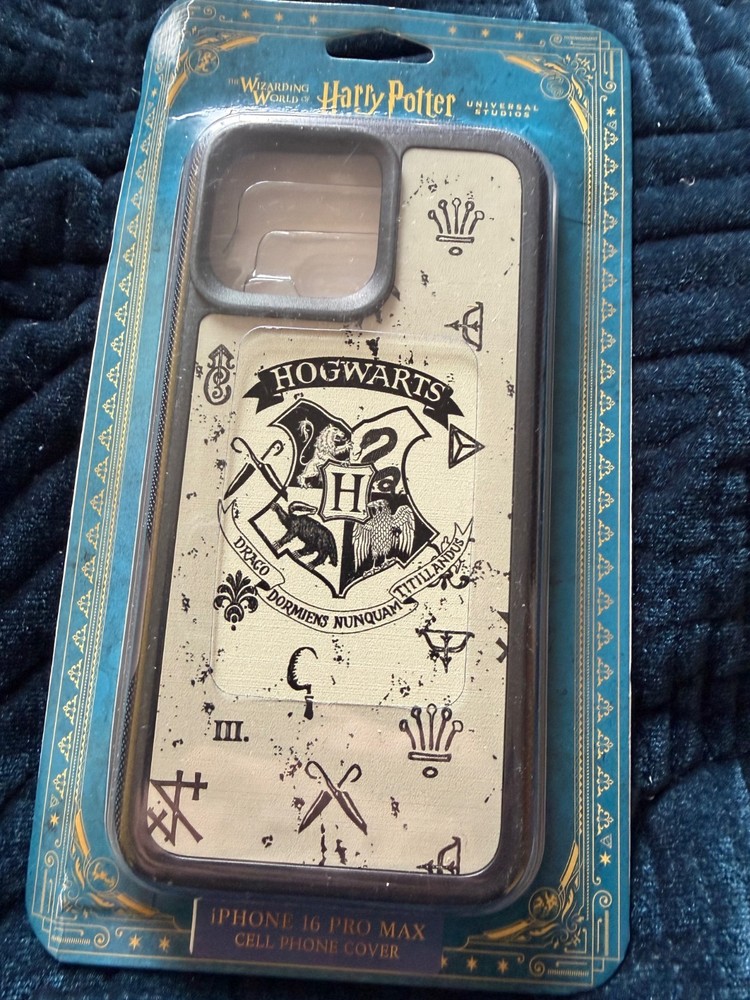 Harry Potter Universal Studios Orlando - Hogwarts Crest iPhone 16 Pro Max Case