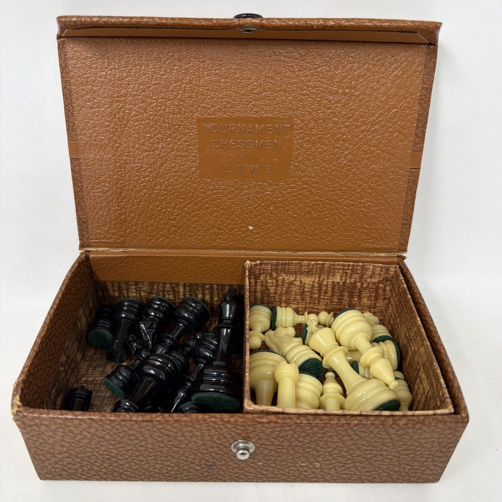 E.S. Lowe Tournament Chessmen Plastic 32 Piece Chess Set Complete With Box