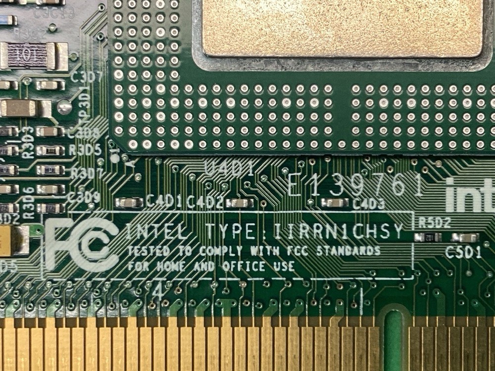 Intel ? Internal Hot Swap 5 SCSI Drive Bays & RAID ? Controller Card - UNTESTED