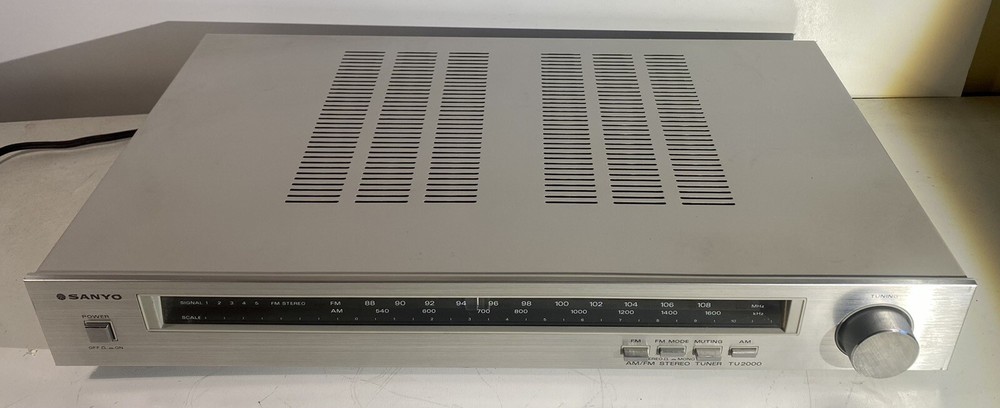 Sanyo TU2000 AM/FM Stereo Tuner