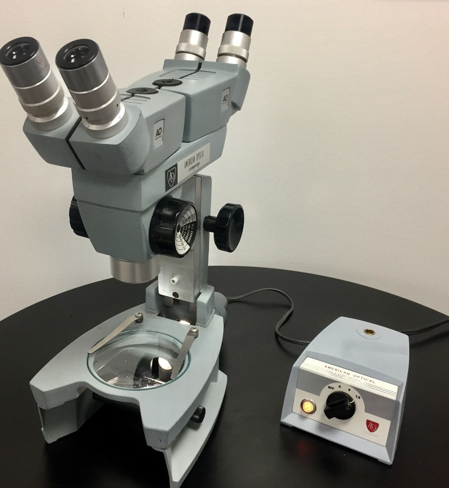 American Optical Cycloptic Dual Head Microscope 56C-103 w light source