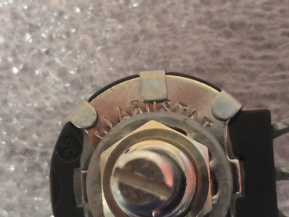 '1 PIECE' - PN# RV4NAYSD201A -CLAROSTAT - RESISTOR, VARIABLE