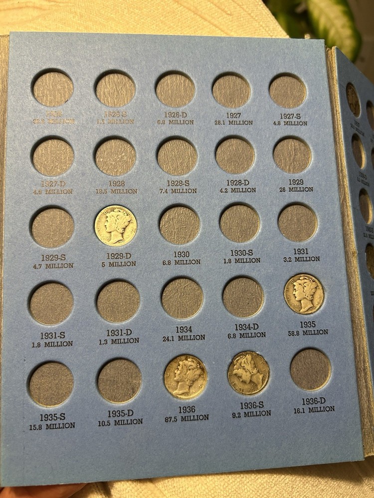 MERCURY Dime Partial Set In Whitman Folder 1917 - 1945, Total 32 Pcs