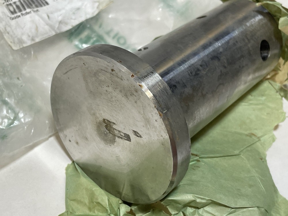 COMBILIFT Guide Roller Shaft CMF00058