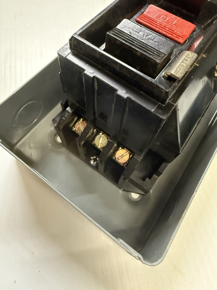 Square D Manual Starter Relay Control Box 2510 5 hp Max