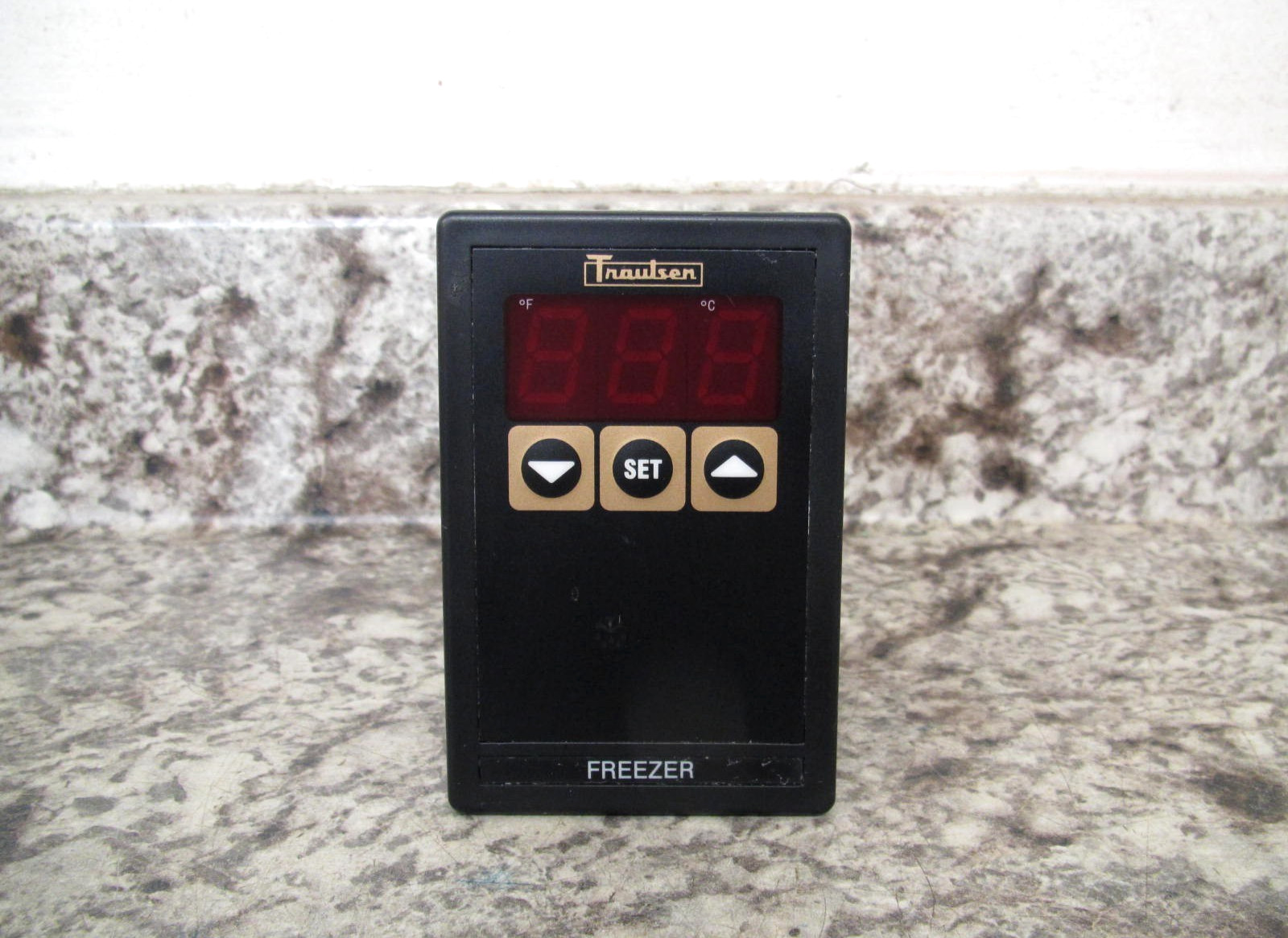 Traulsen 337-60319-00 MIT II Freezer Digital Temperature Controller Used