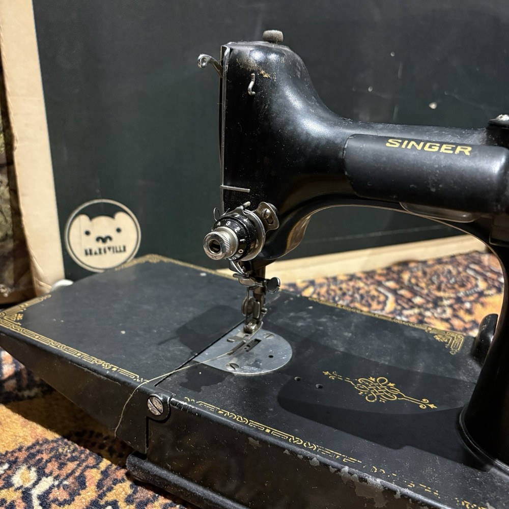 1934 Singer Featherweight School Bell Sewing Machine w/ Extras Tested & Working