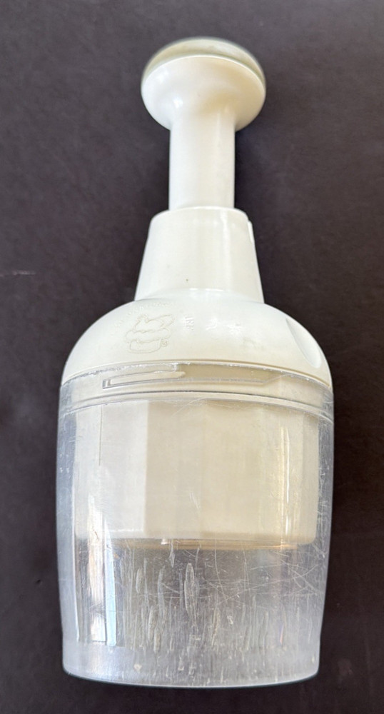 Pampered Chef #2585 Push Function Food Chopper White no Bottom Lid