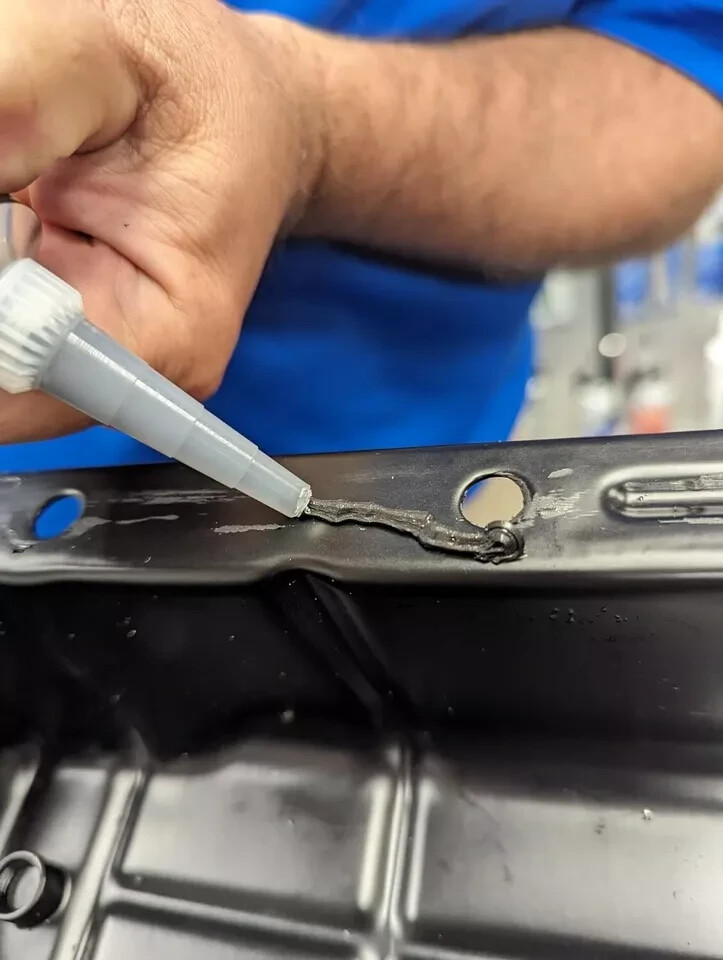 Permatex 81158 Black Silicone Adhesive Sealant 3 oz Tube Pack of 1-NEW Free Ship