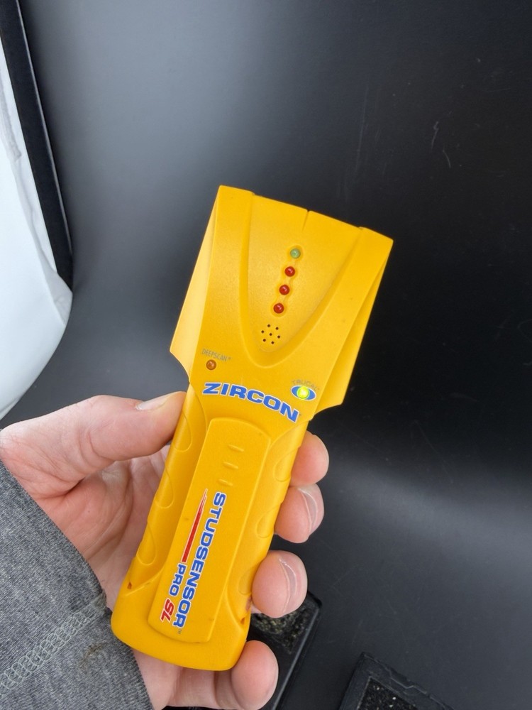 3 ZIRCON STUDSENSOR Stud Sensor Electronic Wall Stud Finder WORKS TESTED