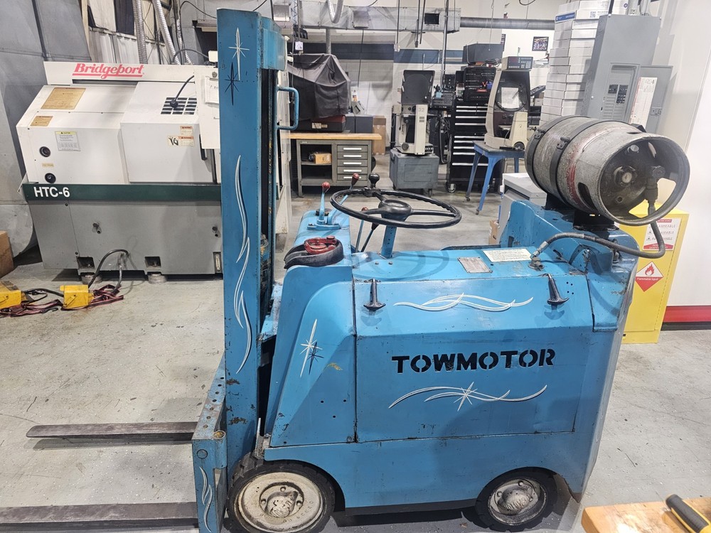 TowMotor Forklift  350