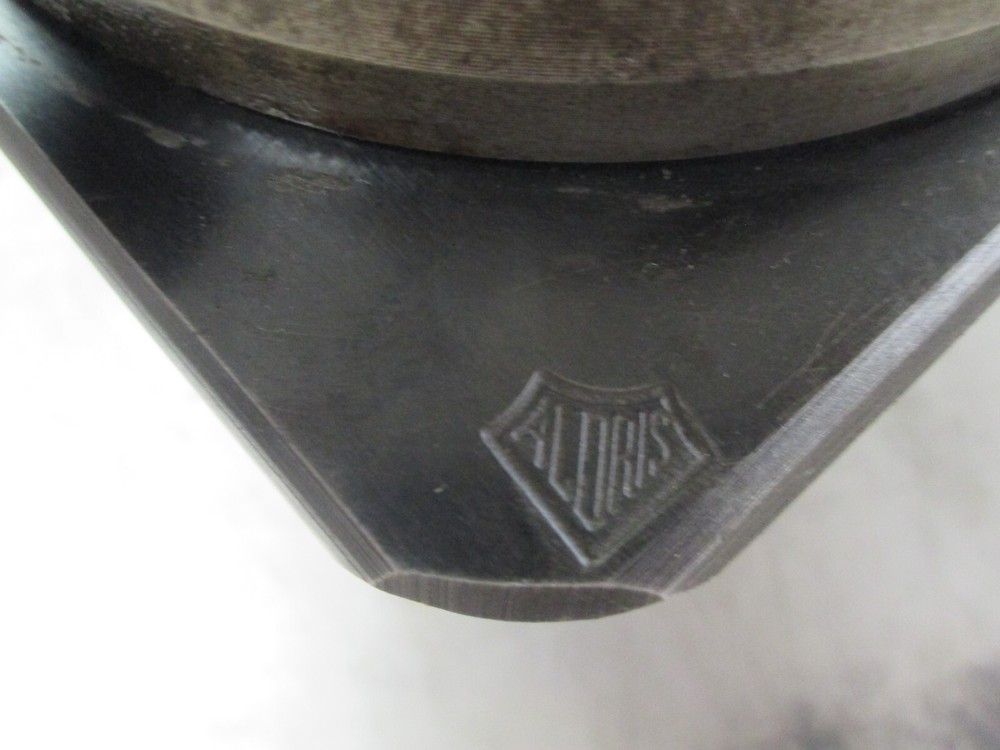 USED Aloris EA Tool Post with EA2 V-Groove Quick Change Lathe Tool Holder (YMC)