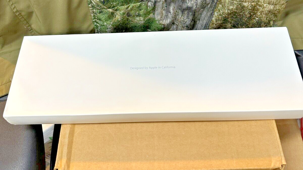 Apple A1243 Wired USB Keyboard & A1152 Mighty Mouse Box Set Sealed