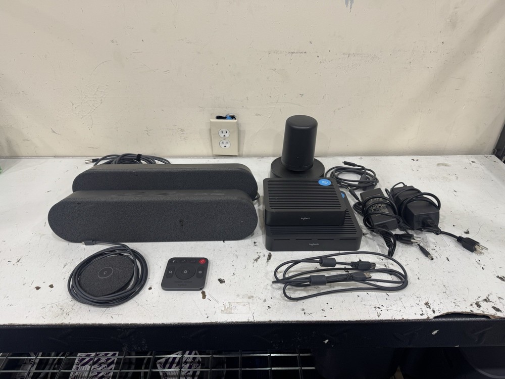 Logitech  4K Rally Plus Ultra-HD Video Conferencing System Kit