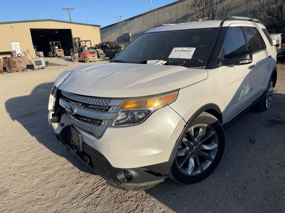 Info-GPS-TV Screen Front Display 8" Screen Fits 13-14 EXPLORER 1014678