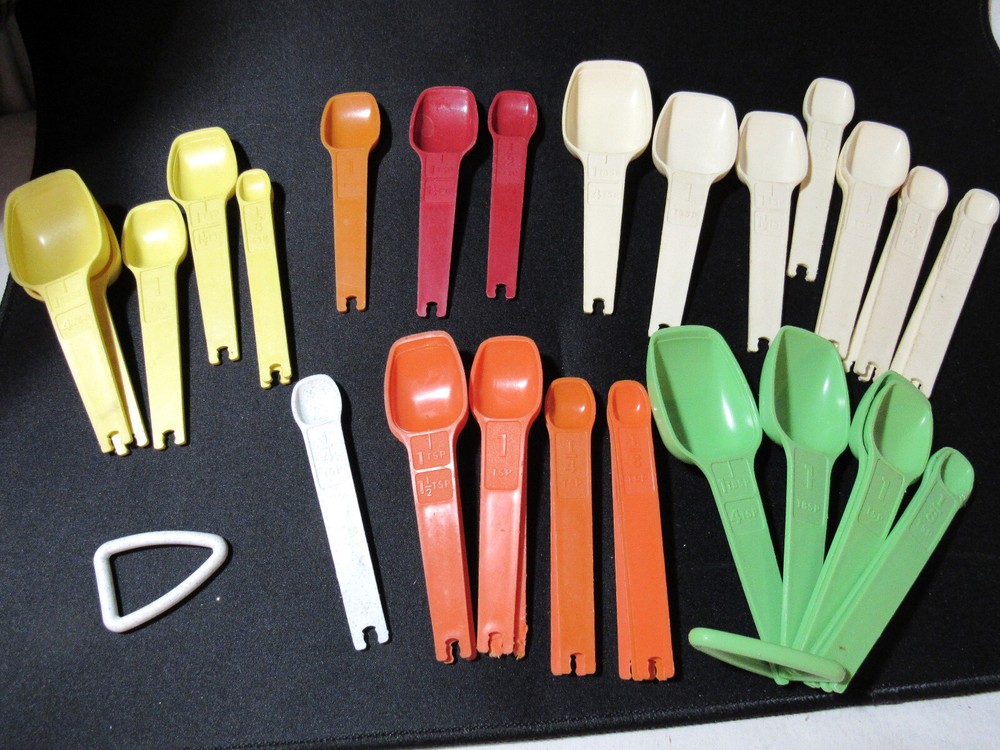 Tupperware Vintage Nesting kitchen Measuring Spoons ~ You Choose