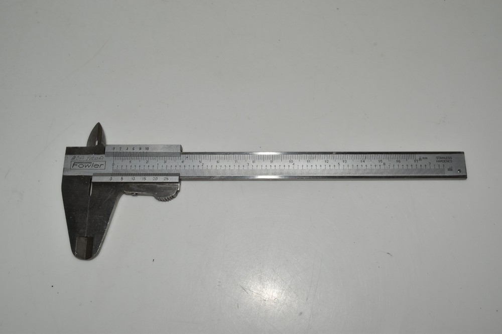 ^^ FOWLER DIAL CALIPER  (TPS3)