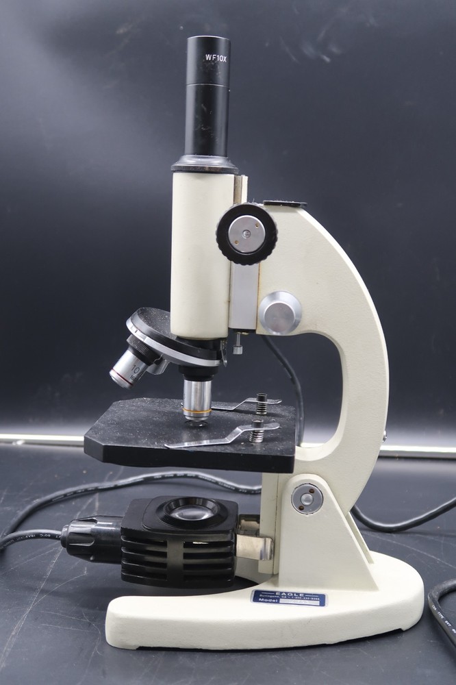 Vtg Lighted Microscope 3 Powers 4X 10X 40X Eagle MFG Model LM180 Works