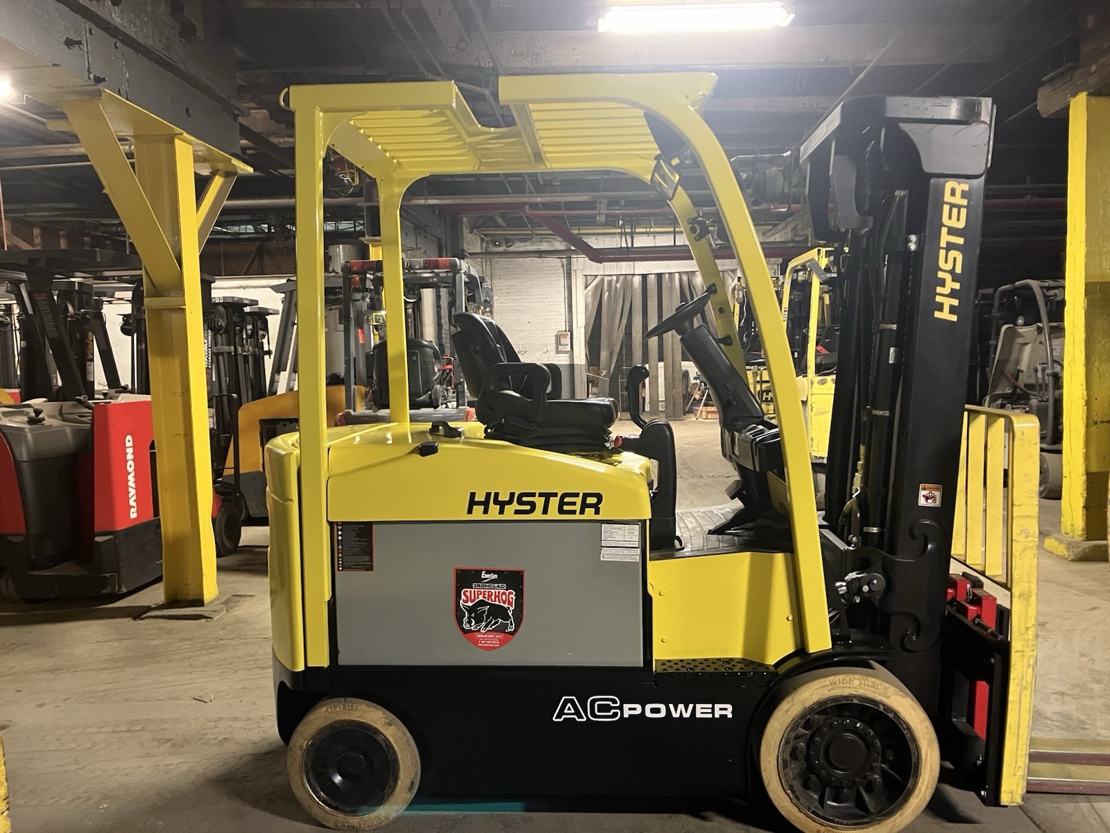 2019 Hyster 8000 LB Electric Forklift with SS and Triple Mast